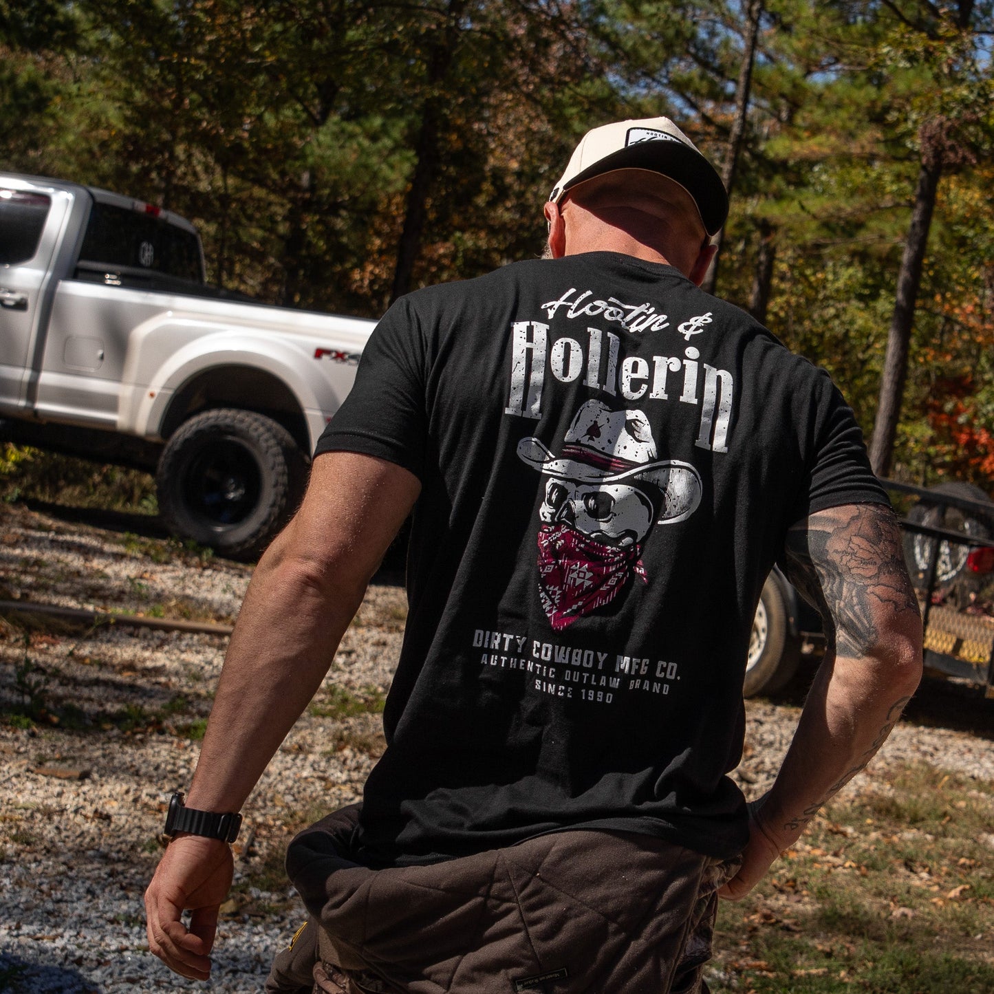 Hootin' And Hollern' Cowboy Skull Men's T-Shirt