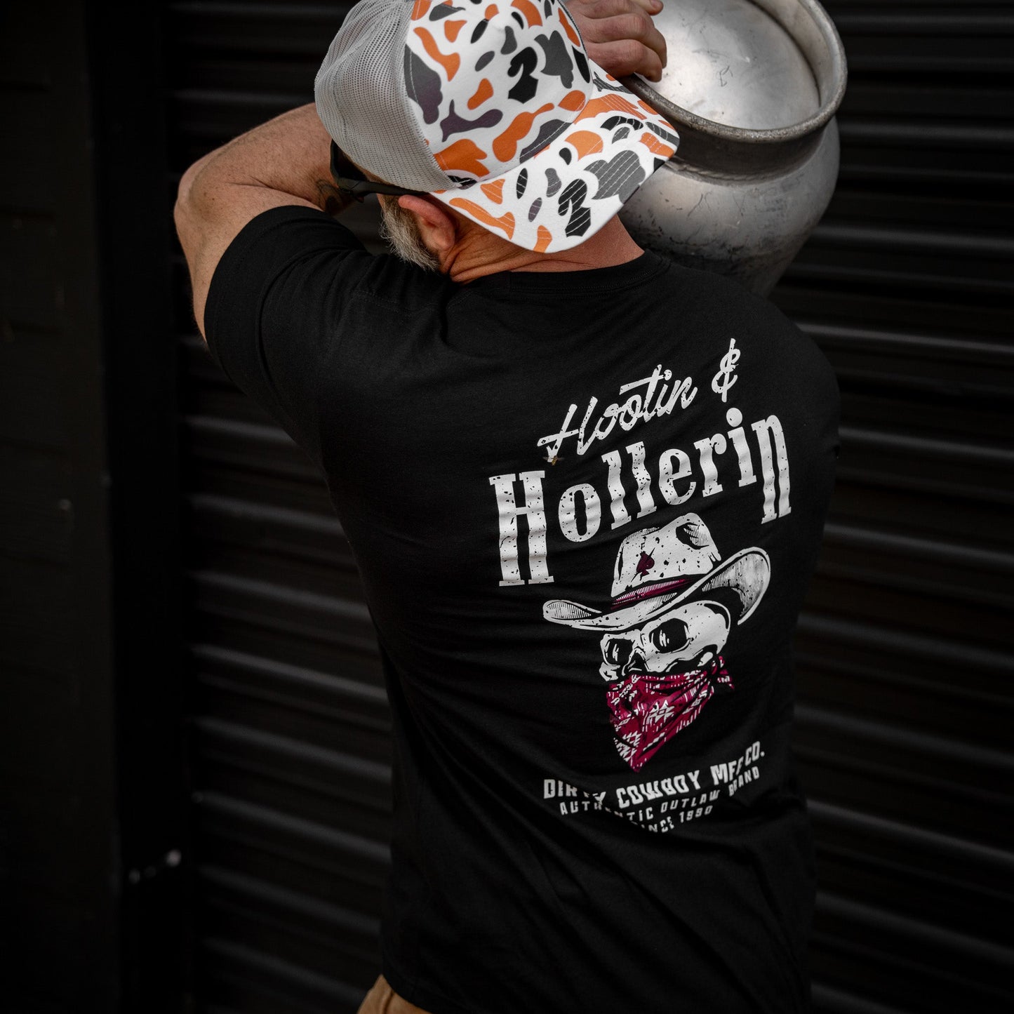 Hootin' And Hollern' Cowboy Skull Men's T-Shirt