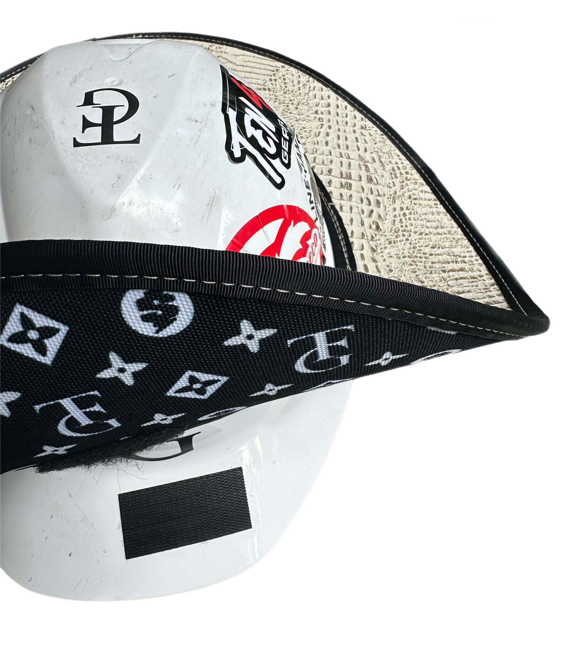 Low Country- Gator/Bone Sunshade Ten4 Gear