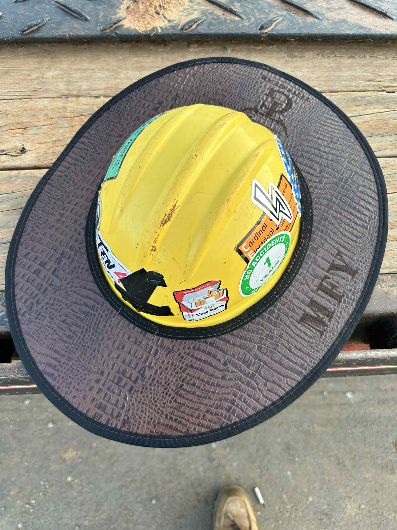 Low Country- Gator/ Mocha Sunshade Ten4 Gear