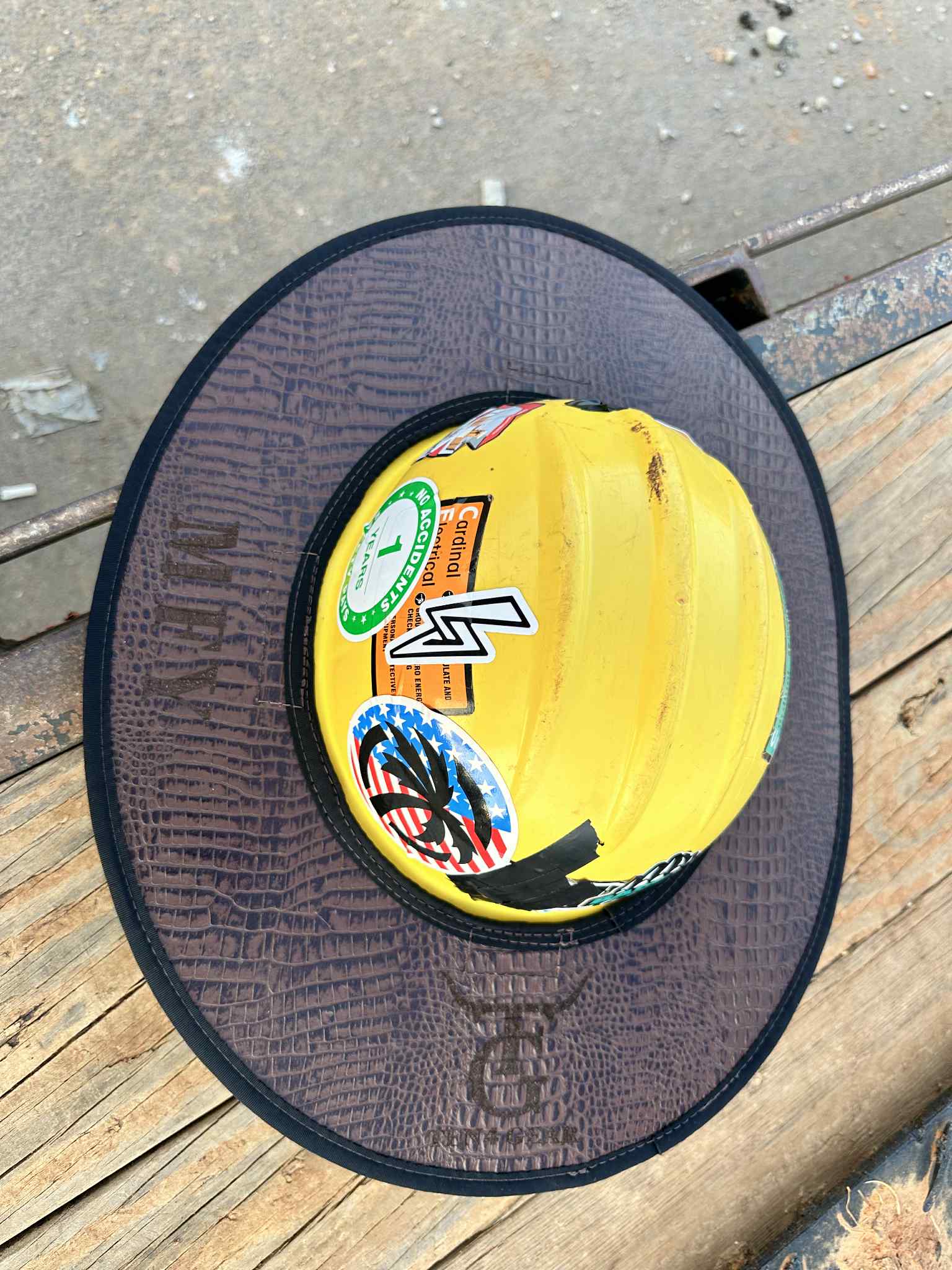 Low Country- Gator/ Mocha Sunshade Ten4 Gear